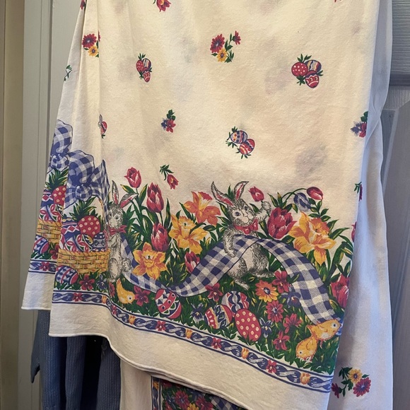 Tablecloth spring theme - Picture 2 of 2